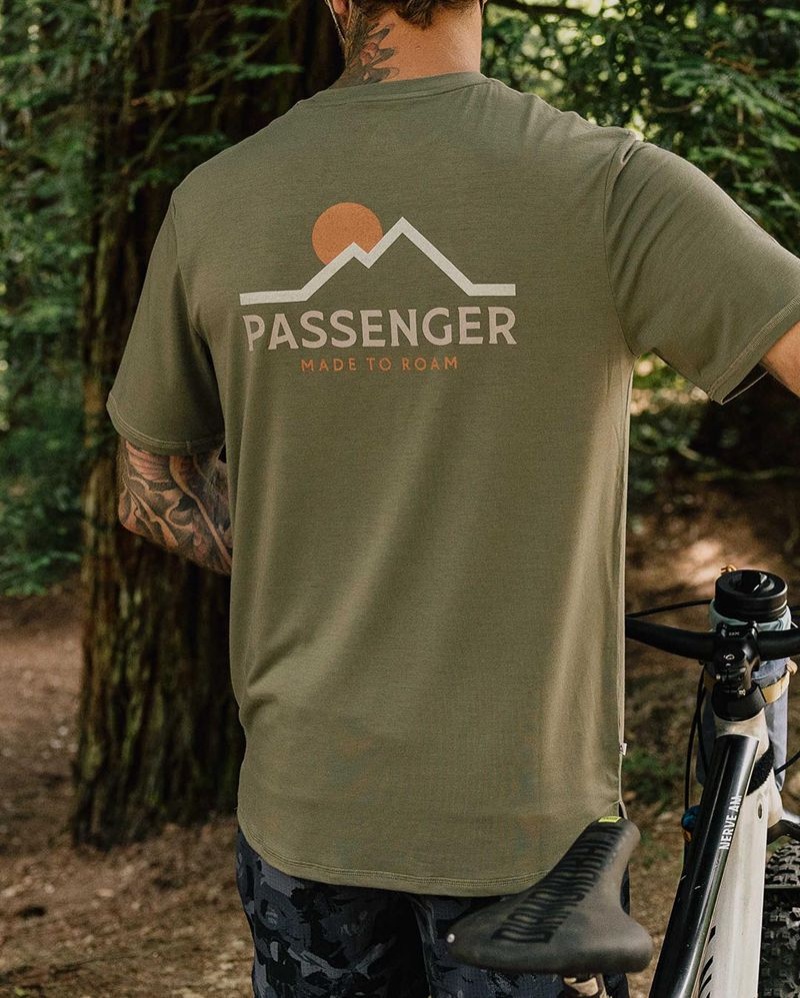 Men\'s Passenger Calling Active Recycled T-Shirt Dusty Olive | US-APDVQI978