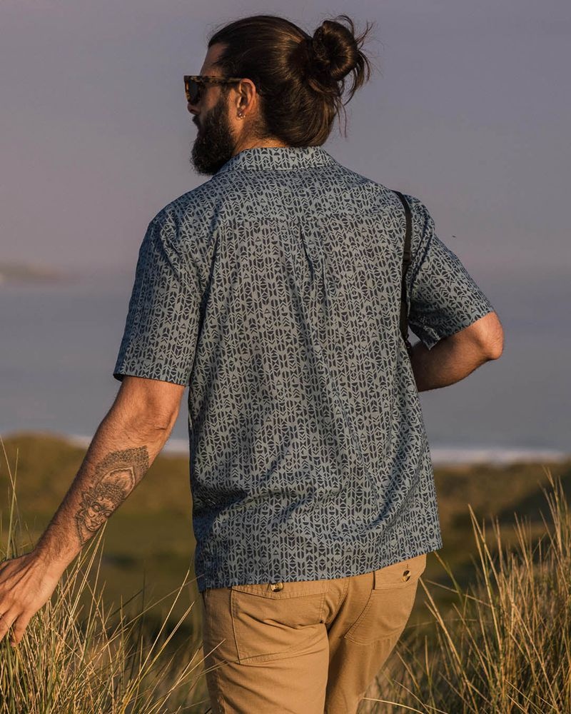 Men's Passenger Cove Organic Cotton Shirts Blue Mini Geo | US-ESQKTR163