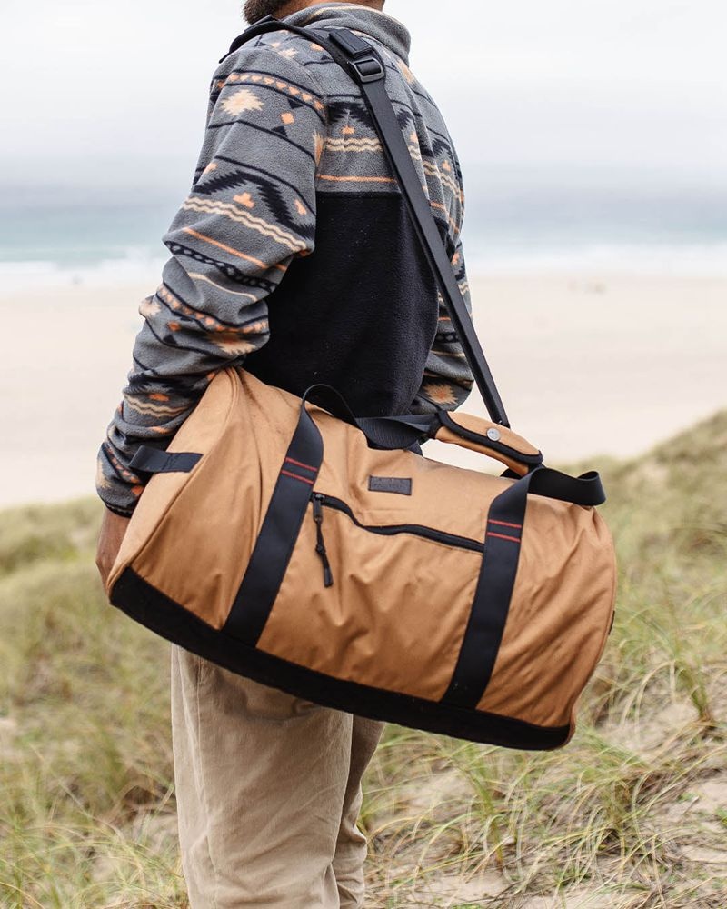 Men's Passenger Escape It All 30L Recycled Polyester Duffle Bag Golden Brown | US-RZQSXW729