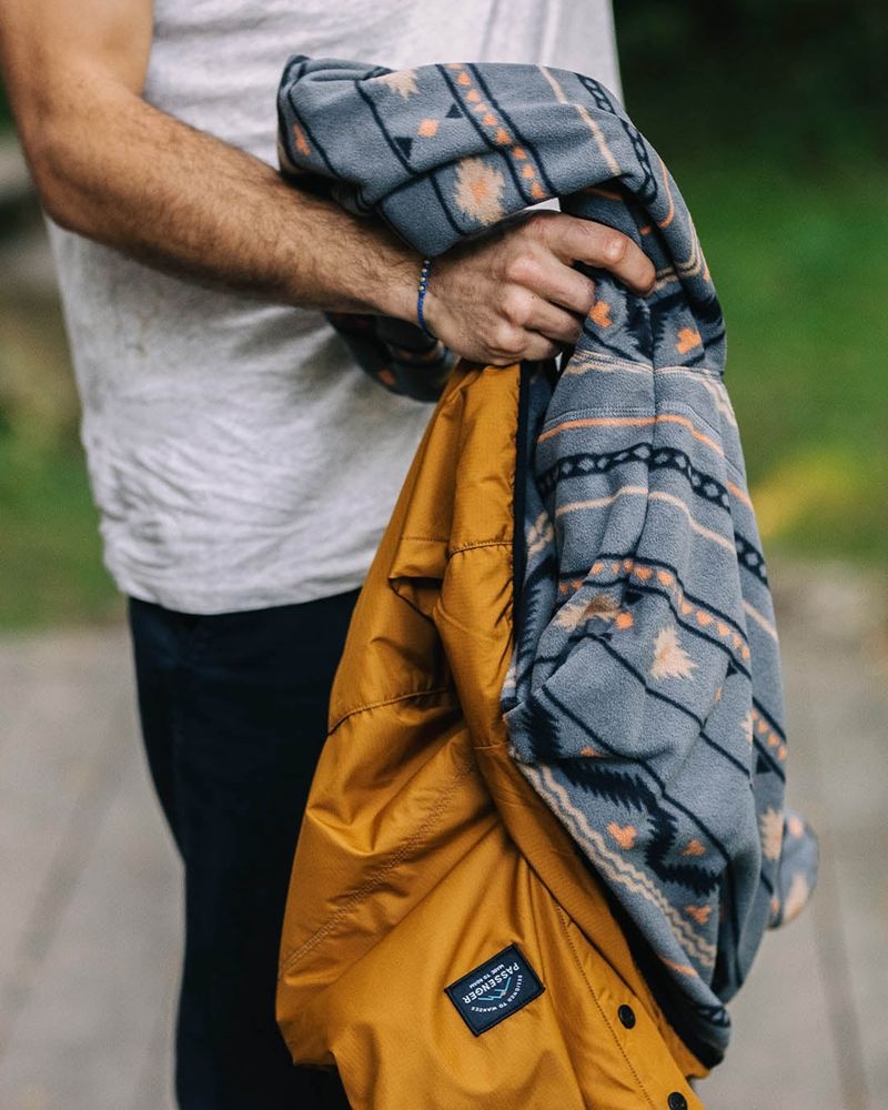 Men's Passenger Journey Recycled Reversible Jacket Golden Brown | US-VDCMLE974