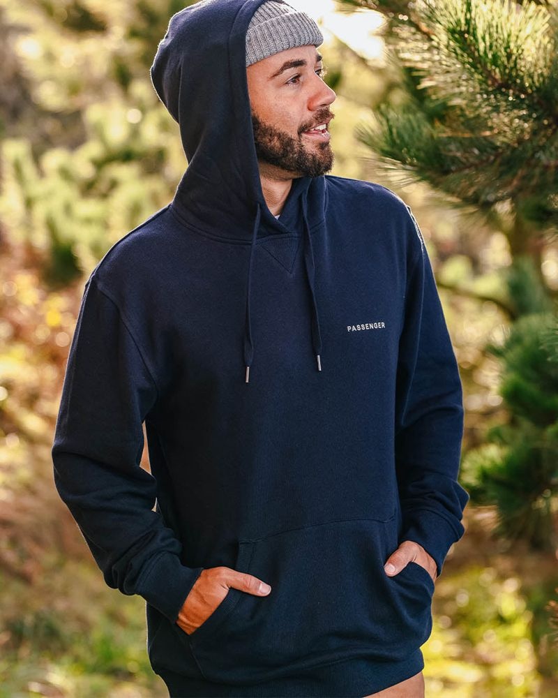 Men's Passenger Made To Roam Recycled Hoodie Deep Navy | US-VAWUNM417