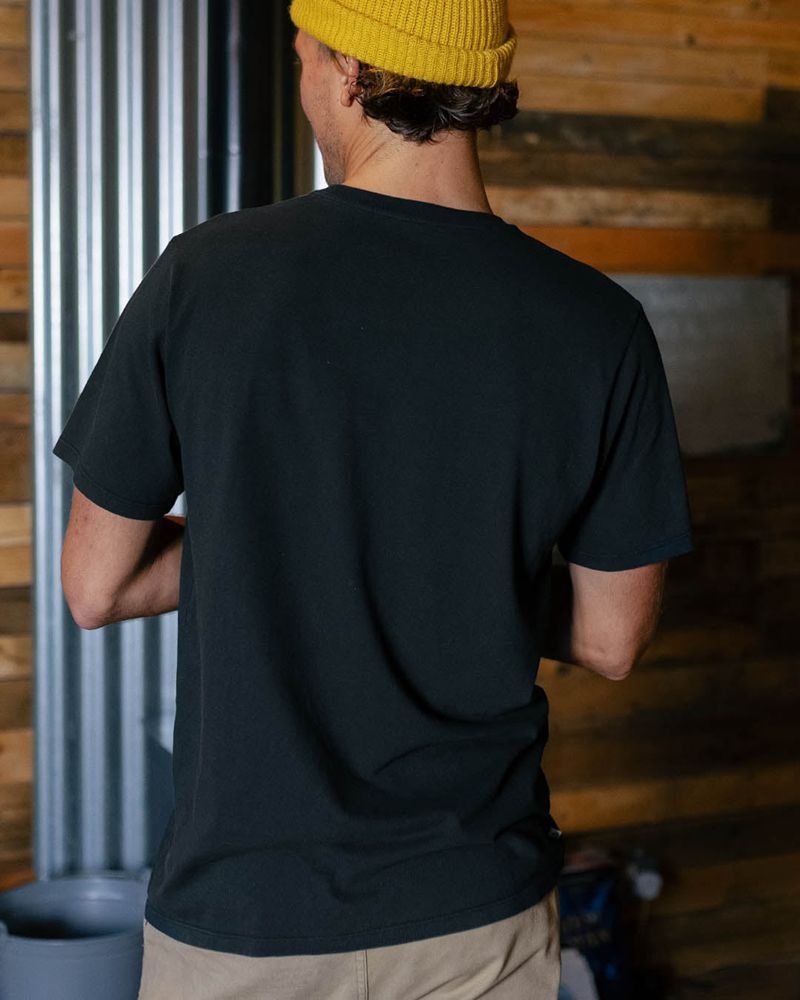 Men's Passenger Nowhere Bound Pocket T-Shirt Black | US-IRBFGE780