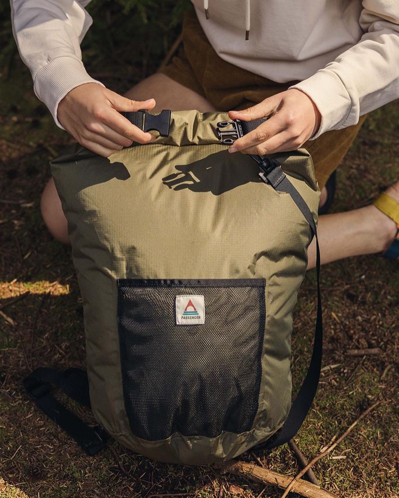 Men's Passenger Raft Recycled 30L Dry Bags Khaki | US-QSYLDF238