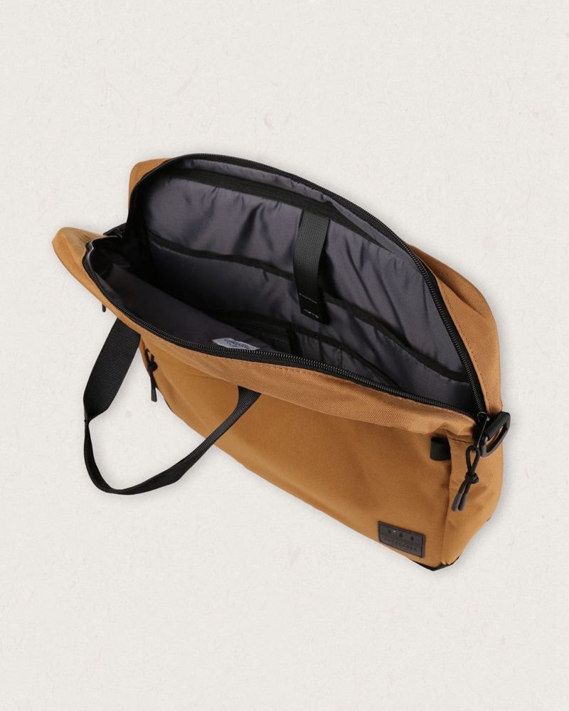 Men's Passenger Recycled Messenger Bag Golden Brown | US-WHFIOR836