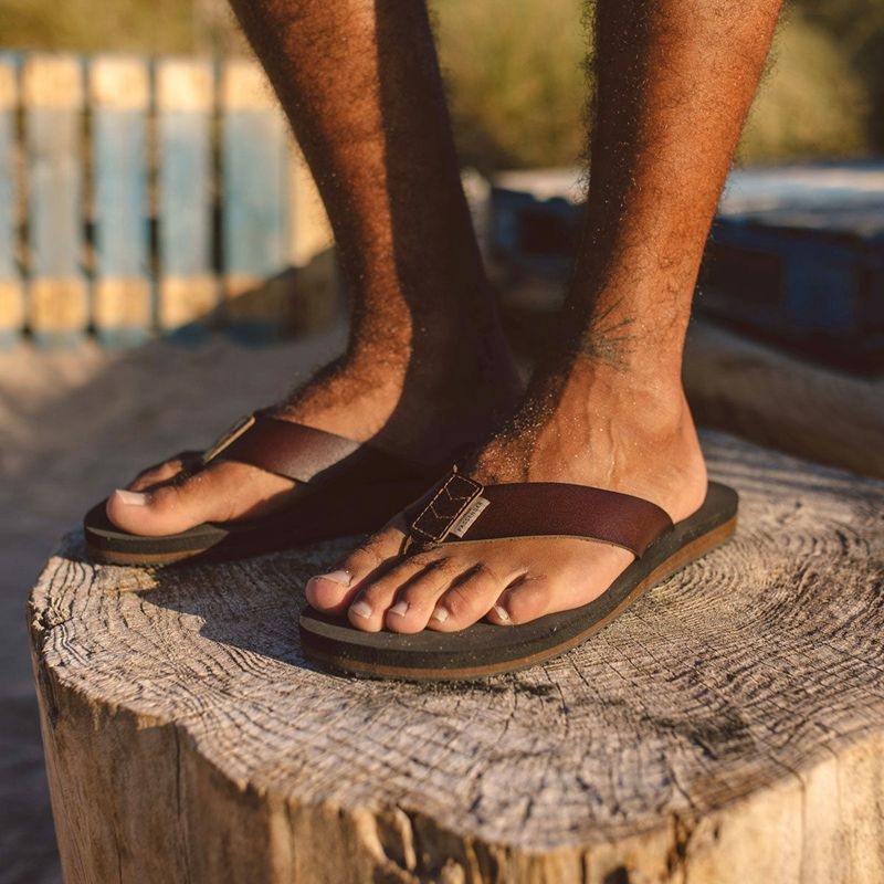 Men's Passenger Santos Flip Flops Dark Brown | US-WNDPGO541