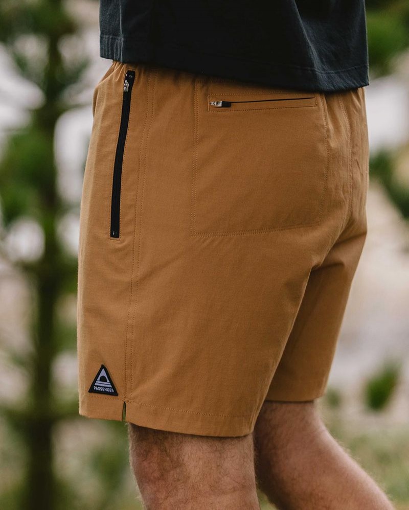 Men's Passenger Traveller Organic All Purpose Shorts Coconut | US-PBGUAW358