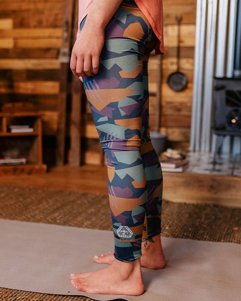 Women\'s Passenger Blossom Recycled Base Layer Leggings Deep Blue Camo Pattern | US-MNAXBV145