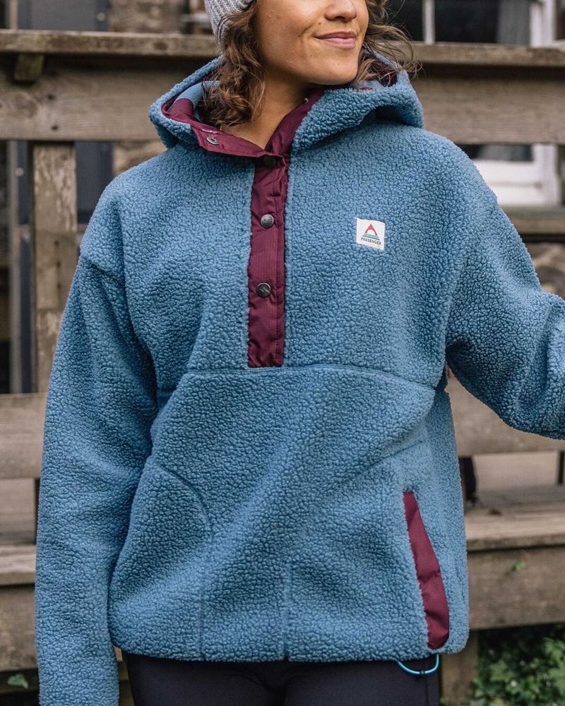 Women's Passenger Calla Hooded Pullover Recycled Fleece Washed Blue | US-AKCPNM476