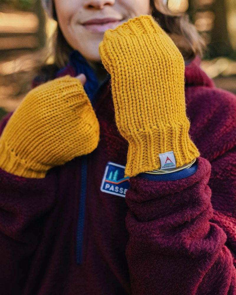 Women's Passenger Flurry Recycled Fleece Lined Fingerless Mittens Dandelion Yellow | US-RUHYZC041