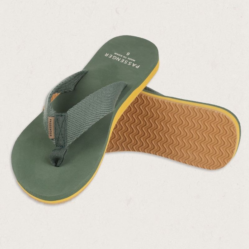 Women's Passenger Malibu Flip Flops Laurel Green | US-INJXQZ314