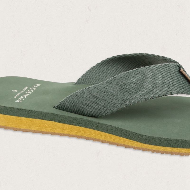 Women's Passenger Malibu Flip Flops Laurel Green | US-INJXQZ314