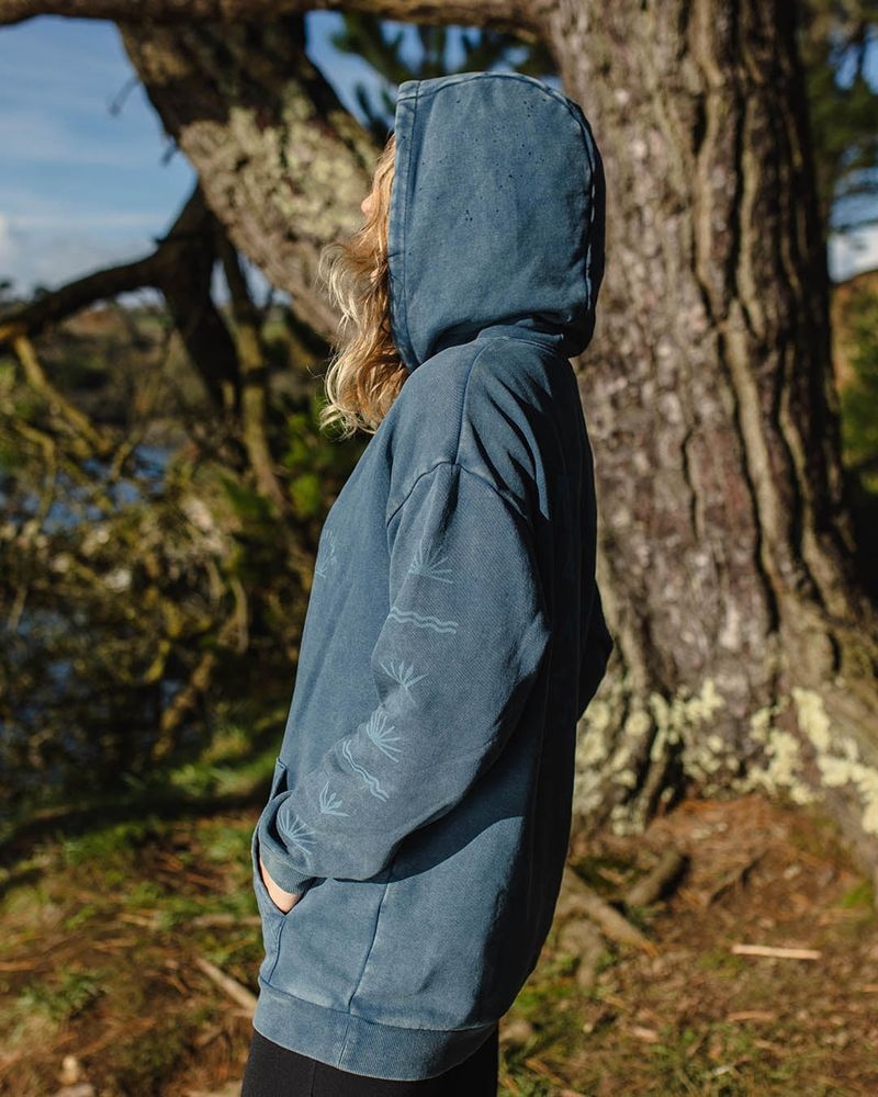 Women's Passenger Roamers And Seekers Recycled Cotton Oversized Hoodie Dark Denim | US-ZNSMOF960