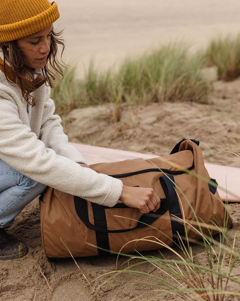 Women's Passenger Weekender 58L Recycled Polyester Duffle Bag Golden Brown | US-BFLQKD754